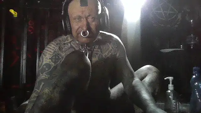 object857 online show from April 18, 2026, 11:49 pm