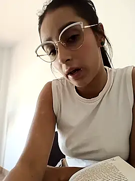 Snapshot of CandyFoxter_ chatting on September 22, 2025, 1:02 pm CandyFoxter  online show from September 22, 2025, 1:02 pm