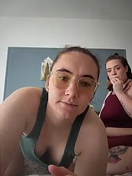 AndHerXO online show from April 19, 2026, 1:43 pm