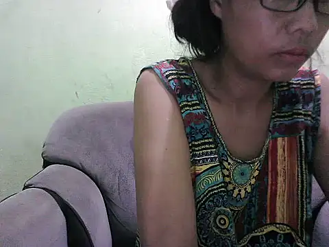 HotLadyPinay32 online show from April 20, 2026, 9:38 pm