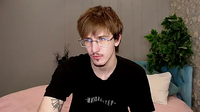 KiskaKurt online show from November 23, 2025, 8:14 am