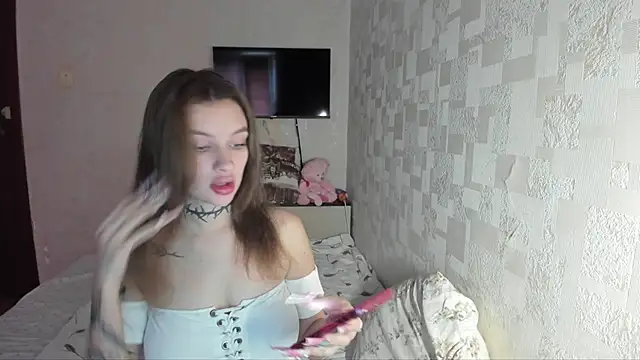 AlisTris online show from September 15, 2025, 1:00 pm