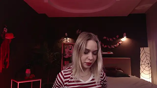 Snapshot of Pooja_Hegde chatting on October 31, 2025, 1:06 am Pooja Hegde online show from October 31, 2025, 1:06 am