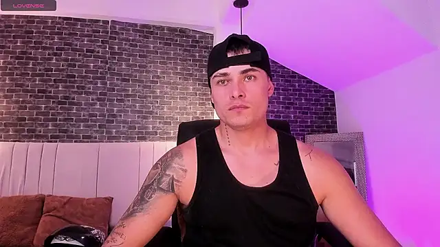 Snapshot of connorsmiith chatting on February 14, 2026, 3:42 pm connorsmiith online show from February 14, 2026, 3:42 pm