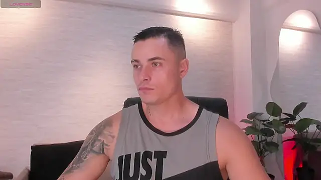 connorsmiith online show from April 12, 2026, 11:32 pm