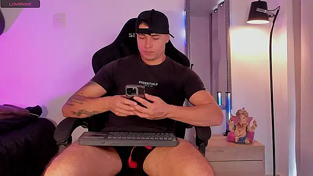 Snapshot of connorsmiith chatting on June 13, 2026, 12:36 pm connorsmiith online show from June 13, 2026, 12:36 pm