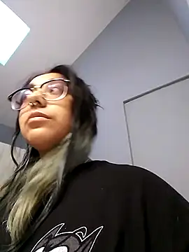 Lovelyrainn online show from September 10, 2025, 12:21 am