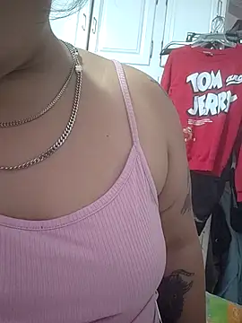 Lovelyrainn online show from October 28, 2025, 1:58 pm