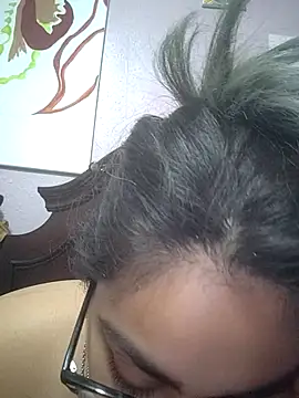 Lovelyrainn online show from November 8, 2025, 10:59 am