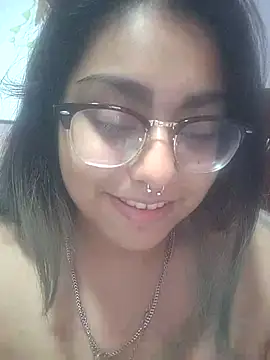 Lovelyrainn online show from November 10, 2025, 9:41 am