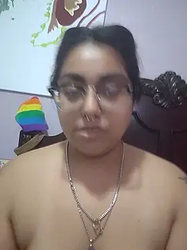 Lovelyrainn online show from November 17, 2025, 2:17 am