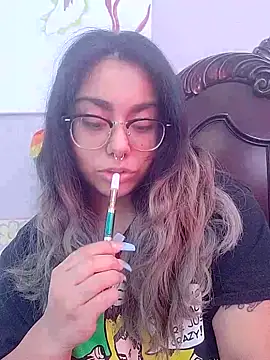 Lovelyrainn online show from November 30, 2025, 4:22 pm