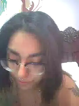 Lovelyrainn online show from December 2, 2025, 6:14 pm