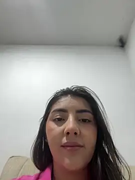 Snapshot of Lupe_19 chatting on September 13, 2025, 1:05 am Lupe 19 online show from September 13, 2025, 1:05 am