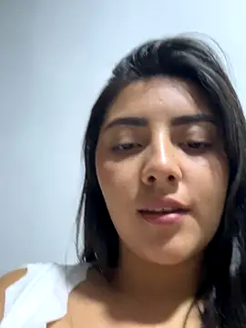Snapshot of Lupe_19 chatting on September 21, 2025, 5:31 am Lupe 19 online show from September 21, 2025, 5:31 am