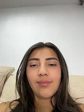 Snapshot of Lupe_19 chatting on September 28, 2025, 11:21 pm Lupe 19 online show from September 28, 2025, 11:21 pm