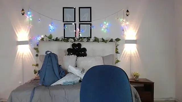 Megan 05  online show from February 20, 2026, 5:57 pm