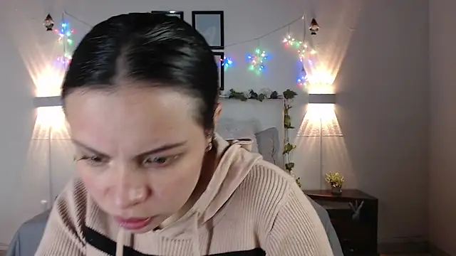 Megan 05  online show from April 19, 2026, 7:16 pm