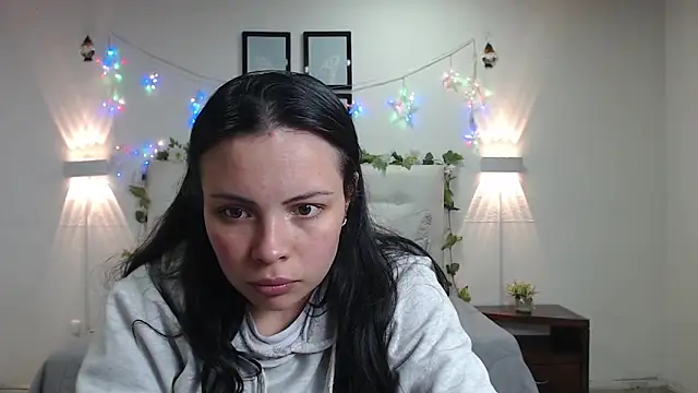 Megan 05  online show from May 21, 2026, 7:10 pm