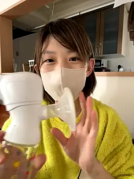 Snapshot of usako_2025 chatting on October 29, 2025, 5:10 am usako 2025 online show from October 29, 2025, 5:10 am