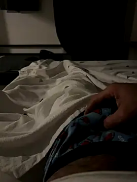 Snapshot of 35-Dsk chatting on November 26, 2025, 9:16 pm 35-Dsk online show from November 26, 2025, 9:16 pm