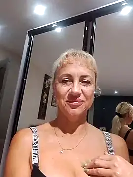 KissMiSveet online show from September 18, 2025, 5:15 pm