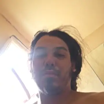 luis97fer online show from April 18, 2026, 6:56 pm