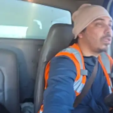 luis97fer online show from April 29, 2026, 12:27 am