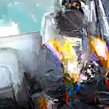 luis97fer online show from April 29, 2026, 2:32 pm