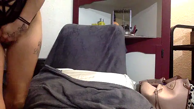 Snapshot of Bubbliciouss chatting on October 16, 2025, 9:21 am Bubbliciouss online show from October 16, 2025, 9:21 am