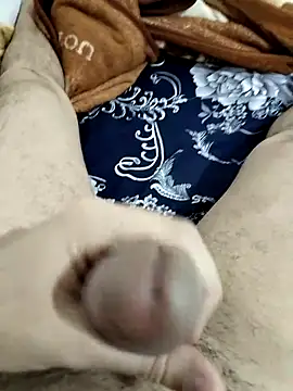 Snapshot of Zepe_12 chatting on April 9, 2026, 5:07 pm Zepe 12 online show from April 9, 2026, 5:07 pm