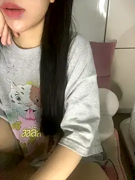 Snapshot of RubyBerry chatting on September 9, 2025, 7:41 am RubyBerry online show from September 9, 2025, 7:41 am