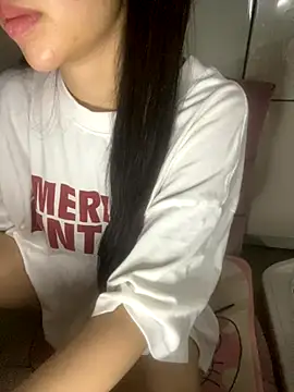 Snapshot of RubyBerry chatting on September 28, 2025, 4:23 pm RubyBerry online show from September 28, 2025, 4:23 pm