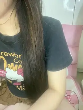 Snapshot of RubyBerry chatting on October 10, 2025, 3:49 am RubyBerry online show from October 10, 2025, 3:49 am