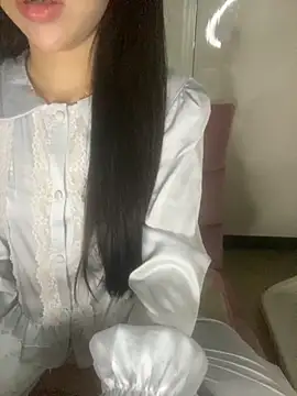 Snapshot of RubyBerry chatting on October 24, 2025, 6:43 am RubyBerry online show from October 24, 2025, 6:43 am