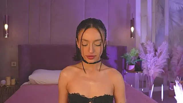 AdoraCortes online show from April 22, 2026, 5:10 am