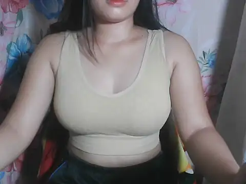 Katie Winslet online show from October 18, 2025, 2:25 am