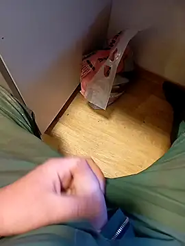 fickfreund019 online show from April 17, 2026, 4:04 am