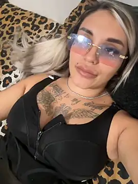 Princess-Jasmine07 online show from November 1, 2025, 1:57 pm