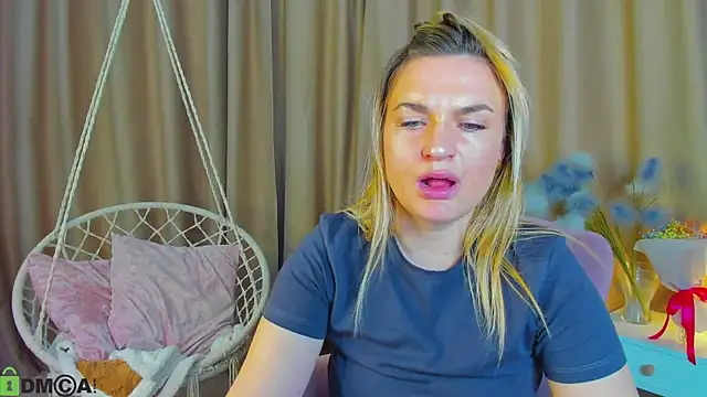 Marie Ellie online show from April 17, 2026, 2:03 am