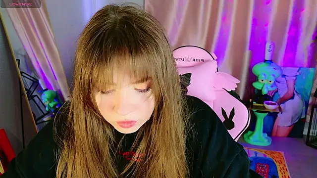 Snapshot of Moon__Bunny chatting on May 3, 2026, 1:28 pm Moon Bunny online show from May 3, 2026, 1:28 pm