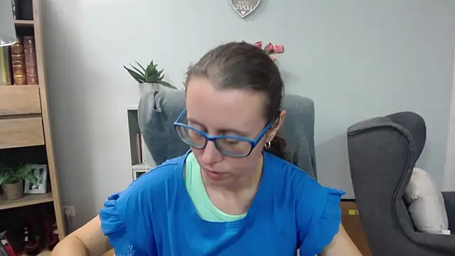 Snapshot of sweetxLizzy chatting on July 23, 2026, 4:43 am sweetxLizzy online show from July 23, 2026, 4:43 am