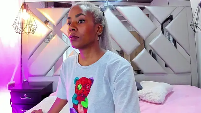 Lorenn Hill online show from September 28, 2025, 1:05 pm