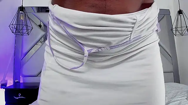 Lorenn Hill online show from December 14, 2025, 1:05 pm