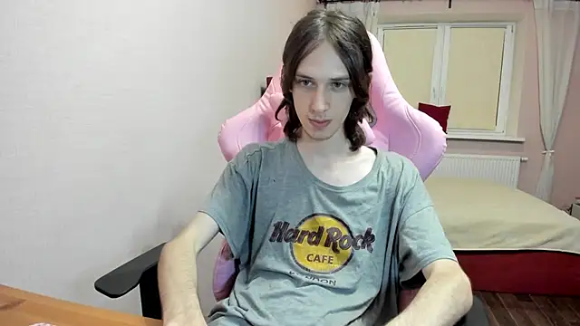 eleganc3 online show from September 27, 2025, 6:24 pm