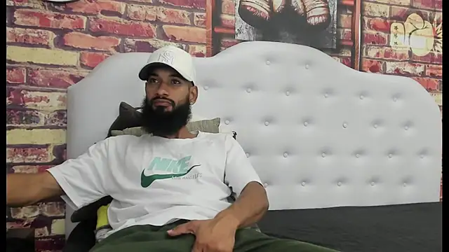 Snapshot of Damian_Shakur chatting on April 25, 2026, 1:52 pm Damian Shakur online show from April 25, 2026, 1:52 pm