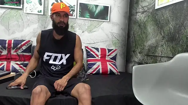 Snapshot of Damian_Shakur chatting on May 1, 2026, 1:26 pm Damian Shakur online show from May 1, 2026, 1:26 pm
