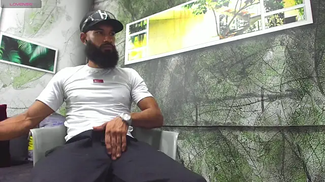 Snapshot of Damian_Shakur chatting on June 5, 2026, 1:28 pm Damian Shakur online show from June 5, 2026, 1:28 pm