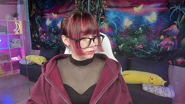 ClaraParks online show from November 14, 2025, 8:07 pm