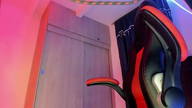 CorvisXnc0012 online show from November 13, 2025, 5:39 am